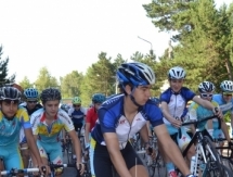 Винокуров дал старт республиканской многодневной велогонке в СКО