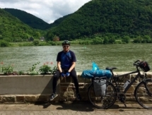 Казахстанец путешествует по Европе на велосипеде