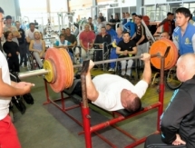 Акмолинский пауэрлифтер Дукарт готовится к Паралимпиаде в Рио