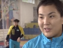 Женская сборная Казахстана по борьбе готовится к Олимпиаде-2016