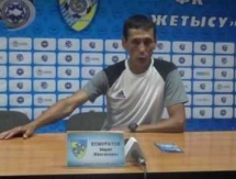 Видео послематчевой пресс-конференции Есмуратова игры Премьер-Лиги «Жетысу» — «Акжайык» 2:0