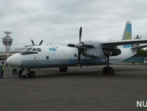 Сапиев прокатил самолет по взлетной полосе 