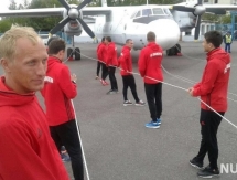 Сапиев прокатил самолет по взлетной полосе 