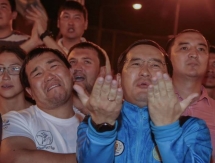 Как Актау и Жанаозен болели за Ниязымбетова