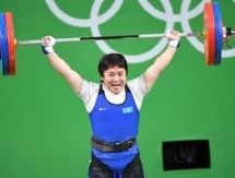 Заниматься тяжелой атлетикой Жаппаркуль начала во дворе дома