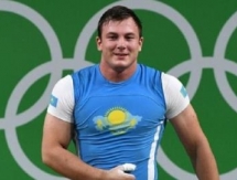 Штангист Зайчиков «подарил» свою медаль дедушке