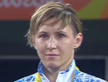 Видео церемонии награждения серебряной призерки Олимпиады-2016 Манюровой