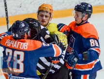 Фоторепортаж с матча ВХЛ «СКА-Нева» — «Сарыарка» 2:1 Б