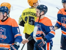 Фоторепортаж с матча ВХЛ «СКА-Нева» — «Сарыарка» 2:1 Б