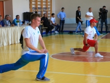 Баландин провел открытый урок по физкультуре для алматинских школьников