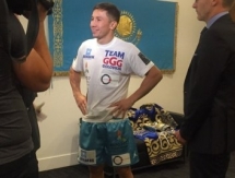 Головкин показал перчатки на бой с Бруком