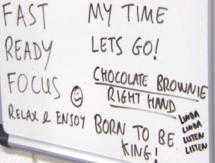 Брук писал мотивирующие надписи на доске перед боем с Головкиным 