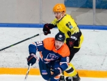 Фоторепортаж с матча ВХЛ «СКА-Нева» — «Сарыарка» 2:1 Б