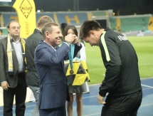 В перерыве матча с «Оренбургом» молодежная команда «Кайрата» была награждена золотыми медалями