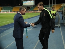 В перерыве матча с «Оренбургом» молодежная команда «Кайрата» была награждена золотыми медалями