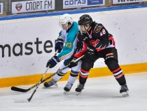 Фоторепортаж с матча  МХЛ «Омские Ястребы» — «Алтай» 5:2