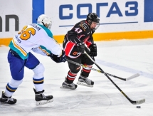 Фоторепортаж с матча  МХЛ «Омские Ястребы» — «Алтай» 5:2