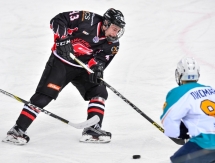 Фоторепортаж с матча  МХЛ «Омские Ястребы» — «Алтай» 5:2