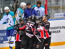 Фоторепортаж с матча  МХЛ «Омские Ястребы» — «Алтай» 5:2