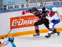 Фоторепортаж с матча  МХЛ «Омские Ястребы» — «Алтай» 5:2