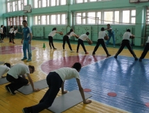 Именитые спортсмены провели урок в столичной школе