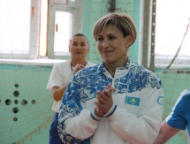 Именитые спортсмены провели урок в столичной школе