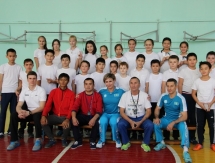 Именитые спортсмены провели урок в столичной школе