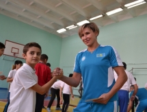 Фоторепортаж с урока физкультуры с Мельниченко и Манюровой в проекта «Физкульт-Ура»