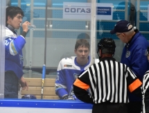 Фоторепортаж с матча МХЛ «Снежные Барсы» — «Ирбис» 1:2