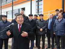 Сапиев и Елеусинов открыли спорткомплекс в Шу