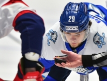 Фоторепортаж с матча КХЛ «Барыс» — «Локомотив» 1:8 