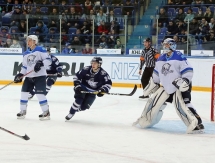 Фоторепортаж с матча КХЛ «Нефтехимик» — «Барыс» 0:3