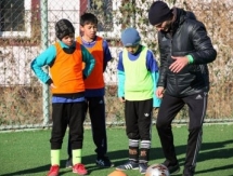 Игроки «Атырау» провели мастер-класс для воспитанников села Махамбет 