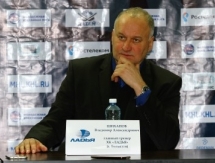 Владимир Шиханов: «Не могу пока привыкнуть к молодежному хоккею — „шашки наголо“ и побежали»