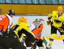 Фоторепортаж с матча ВХЛ «Спутник» — «Сарыарка» 1:2