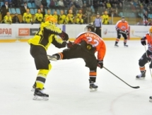 Видеообзор матча ВХЛ «Спутник» — «Сарыарка» 1:2