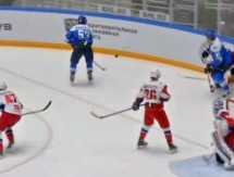 Фоторепортаж с матча КХЛ «Барыс» — «Локомотив» 1:8 