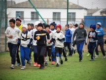 Футболисты «Атырау» провели мастер-класс в поселке Дамба