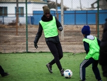 Футболисты «Атырау» провели мастер-класс в поселке Дамба