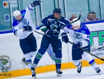 Фоторепортаж с матча МХЛ «Мамонты Югры» — «Снежные Барсы» 2:1