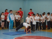 Урок «Физкульт-Ура» с олимпийским призером Сметовым прошел в Таразе