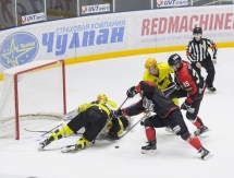 Фоторепортаж с матча ВХЛ «Нефтяник» — «Сарыарка» 1:3