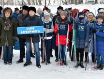 Аким Северо-Казахстанской области прокатился на лыжах вместе с подчиненными