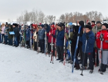 Аким Северо-Казахстанской области прокатился на лыжах вместе с подчиненными