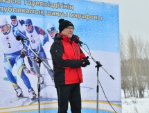 Аким Северо-Казахстанской области прокатился на лыжах вместе с подчиненными
