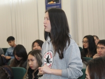 Тяжелоатлет Уланов откровенно пообщался со студентами