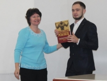 Тяжелоатлет Уланов откровенно пообщался со студентами