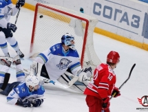 Фоторепортаж с матча КХЛ «Автомобилист» — «Барыс» 3:4