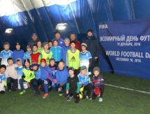 Ветераны казахстанского футбола сыграли товарищеский матч в честь Всемирного дня футбола