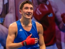 В ВКО денежными премиями наградили боксеров Курметова и Омирзакова